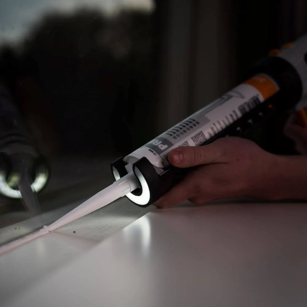 Maxxpush 6V Caulking Gun with LED Work Light - Image 3